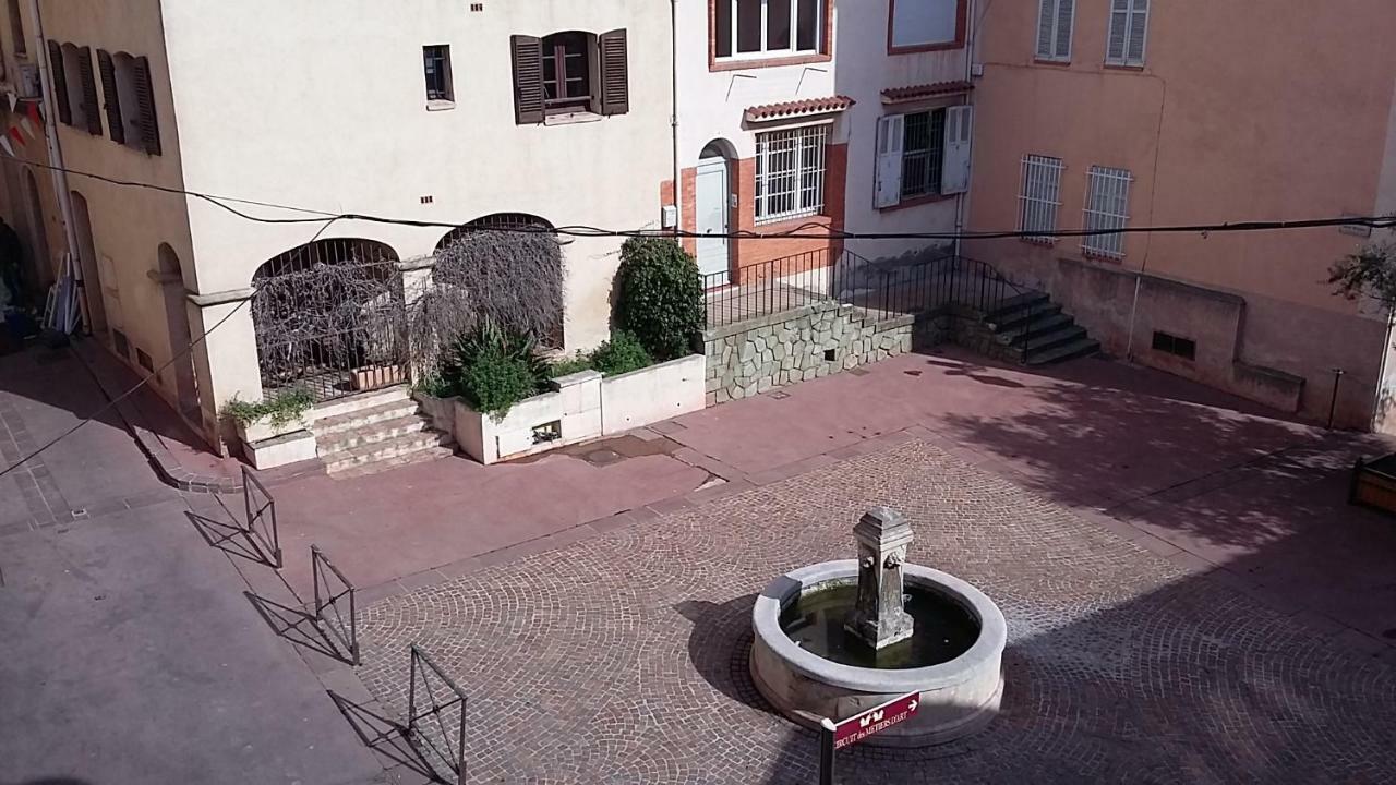 Splendide Studio Au Coeur Historique De Frejus Apartment Exterior photo